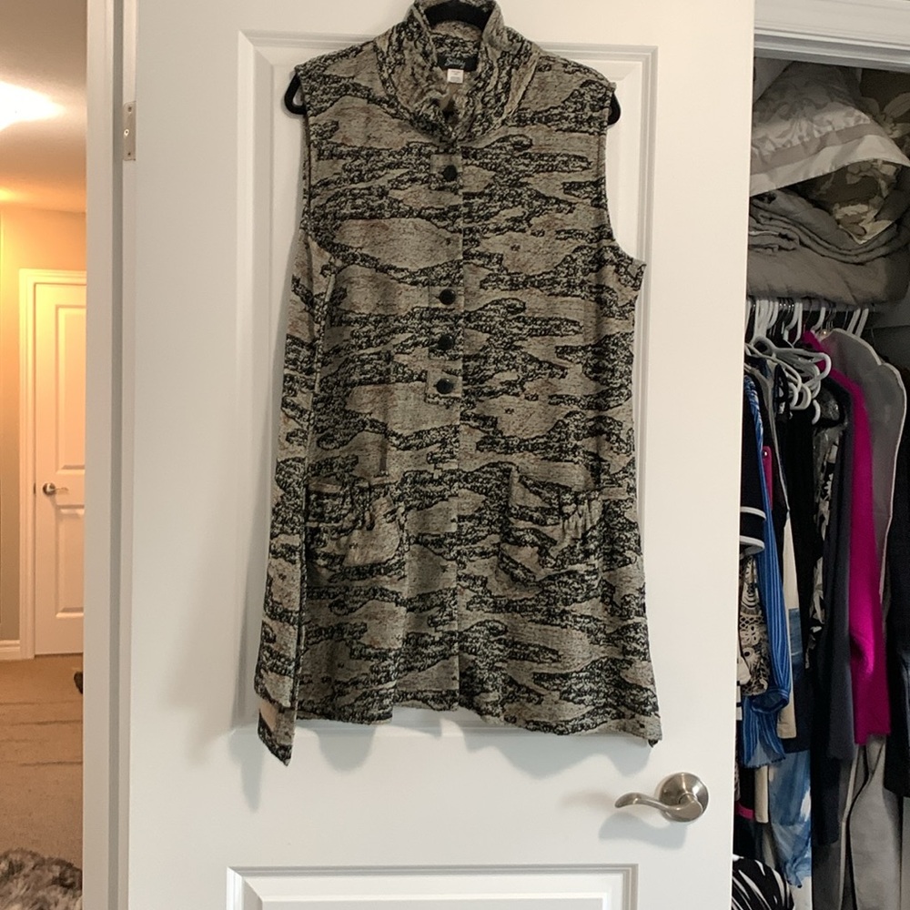 Ever Sassy L Long Vest NEW